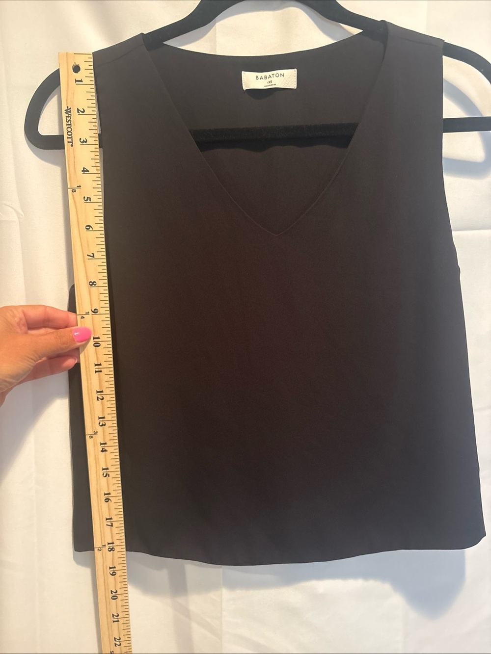 Babaton Black V-Neck Sleeveless Shell Top - Picture 7 of 8